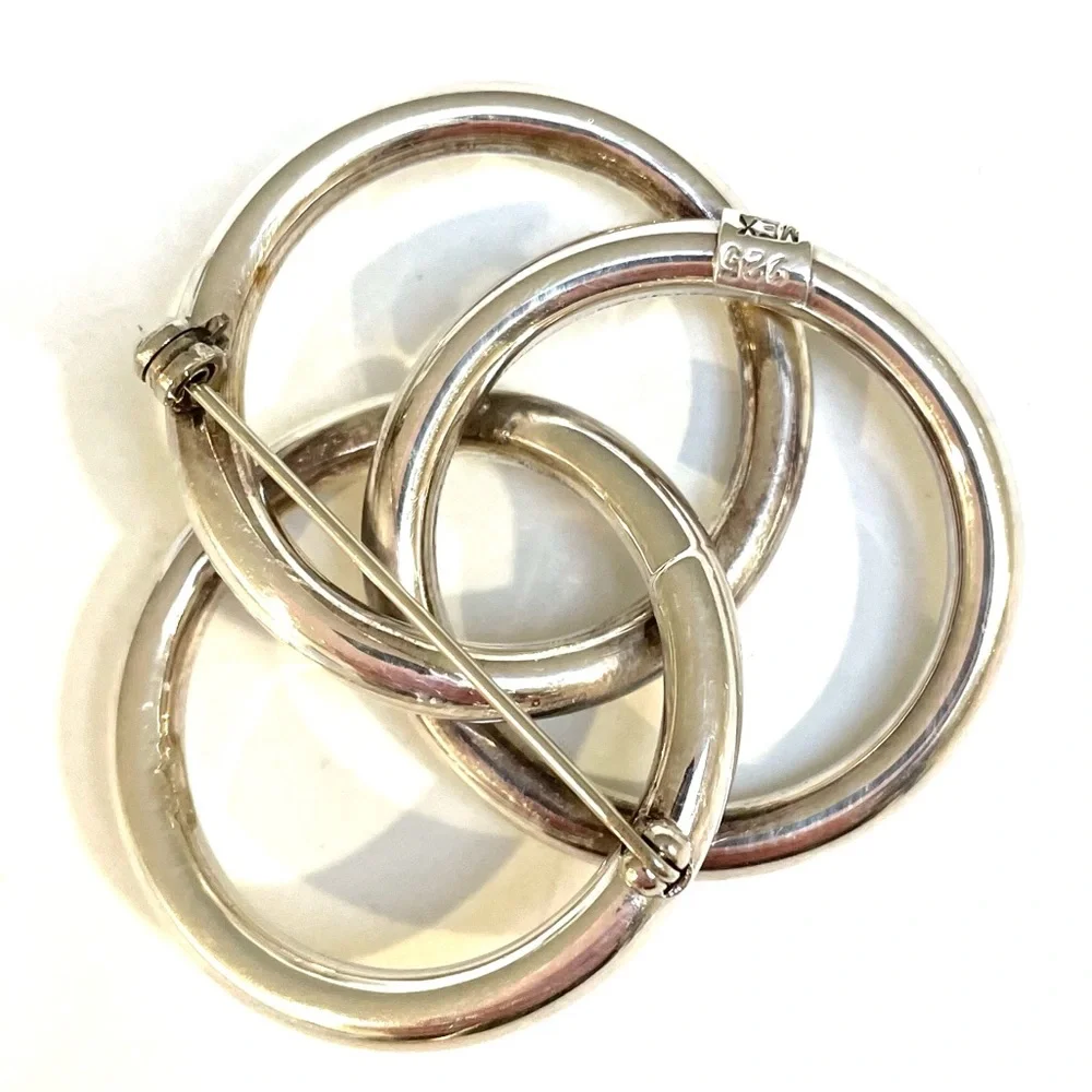 Vintage 925 Silver Mexico  Brooch Featuring Three Entwined Rings